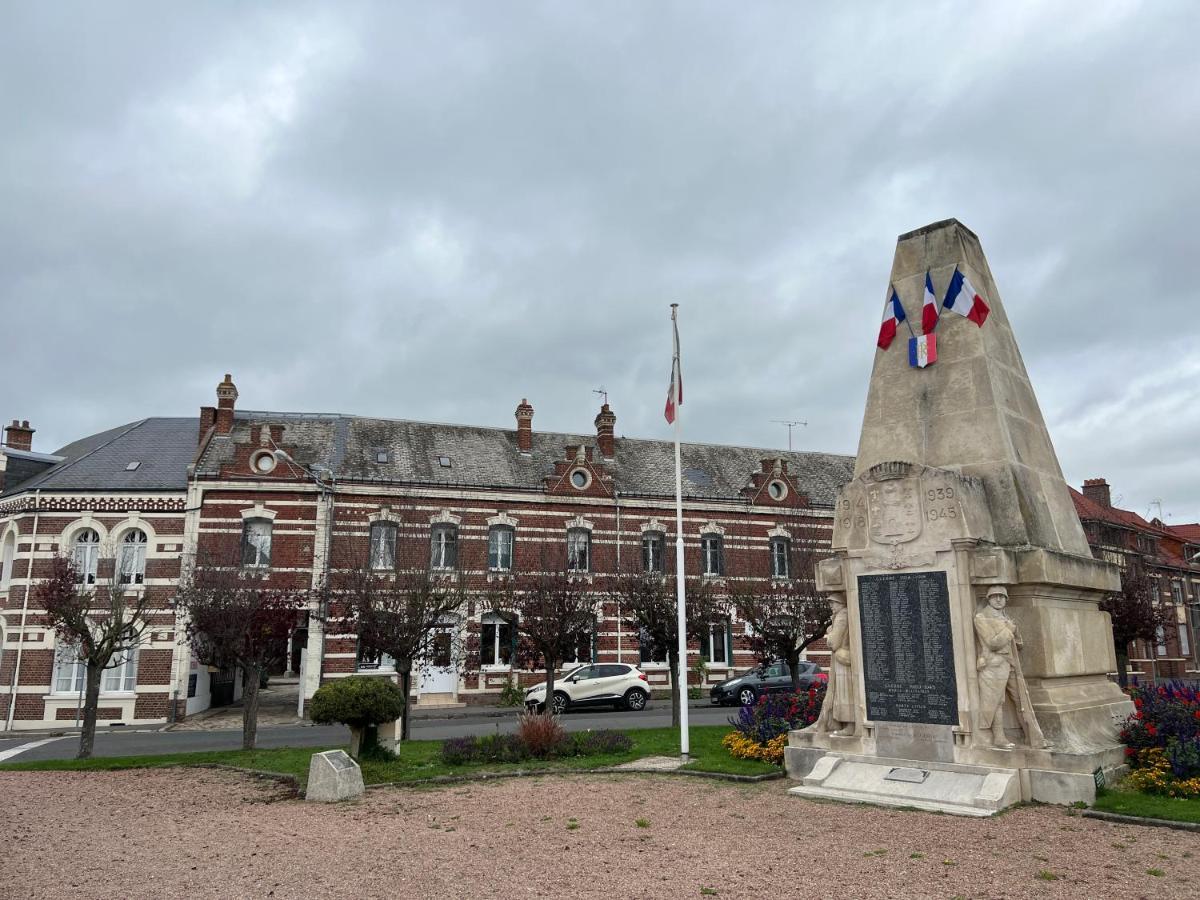 Le Conde Hotel Montdidier  Kültér fotó